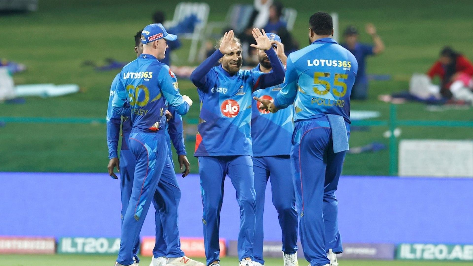 ILT20 लीग की प्राइज मनी का ऐलान, PSL-BBL को छोड़ा पीछे, जानिए IPL की तुलना में कितना पैसा मिलेगा ILT20 लीग की प्राइज मनी का ऐलान, PSL-BBL को छोड़ा पीछे, जानिए IPL की तुलना में कितना पैसा मिलेगा