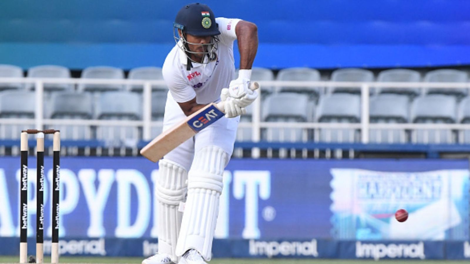 Ranji Trophy Semifinal : 28 चौके व 6 छक्के से भारतीय ओपनर ने जड़ा दोहरा शतक, कर्नाटक ने मैच में बनाई पकड़ Ranji Trophy Semifinal : 28 चौके व 6 छक्के से भारतीय ओपनर ने जड़ा दोहरा शतक, कर्नाटक ने मैच में बनाई पकड़