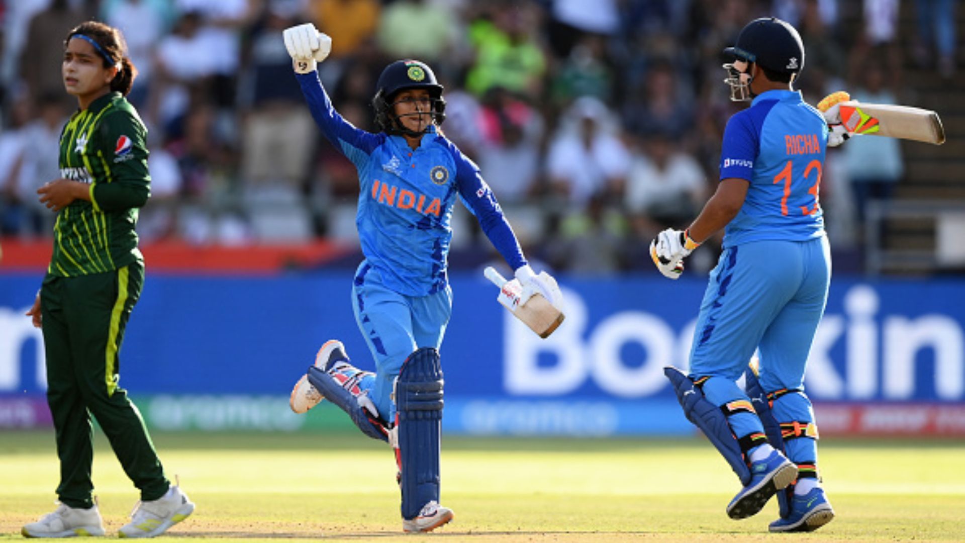 Women's T20 WC : महिला टीम इंडिया ने पाकिस्तान को रन चेस में धोया तो मुरीद हुए विराट कोहली, लिखा ये खास संदेश