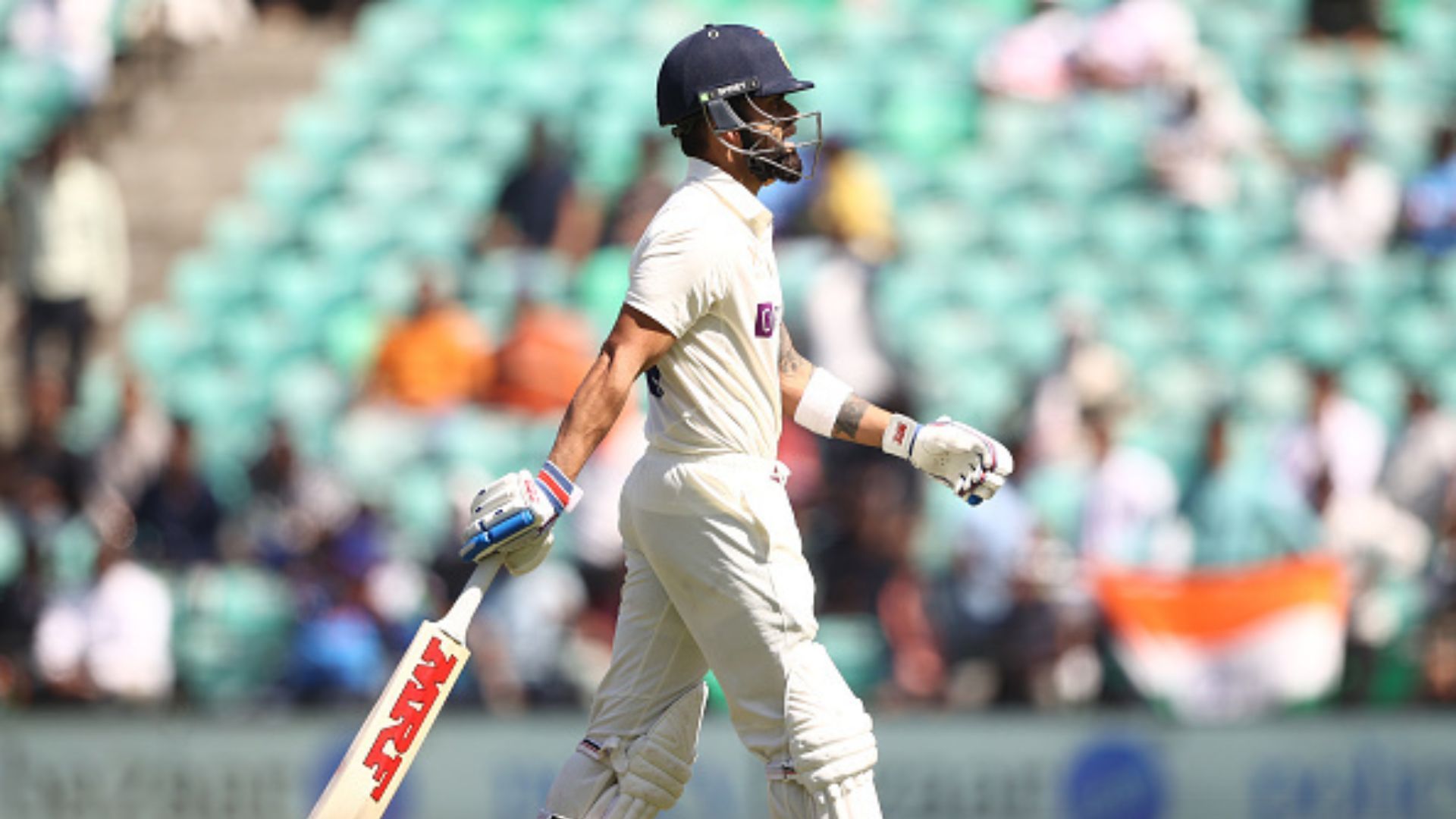 ICC Rankings: लगातार टेस्ट में फेल हो रहे विराट कोहली को बड़ा झटका, शतक जड़ते ही इस पायदान पर पहुंचे हिटमैन ICC Rankings: लगातार टेस्ट में फेल हो रहे विराट कोहली को बड़ा झटका, शतक जड़ते ही इस पायदान पर पहुंचे हिटमैन