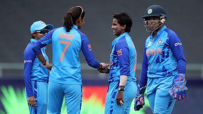 Women T20 World Cup: भारत का विजयी रथ जारी, दीप्ति और ऋचा के दम पर वेस्ट इंडीज को 6 विकेट से रौंदा SportsTak Hindi