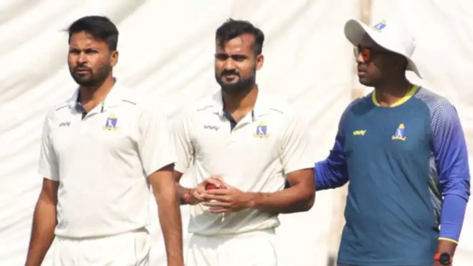 Ranji Trophy: बंगाल मिटाना चाहेगा 32 साल का खिताबी सूखा, जयदेव उनादकट के आने से बढ़ी सौराष्ट्र की ताकत Ranji Trophy: बंगाल मिटाना चाहेगा 32 साल का खिताबी सूखा, जयदेव उनादकट के आने से बढ़ी सौराष्ट्र की ताकत