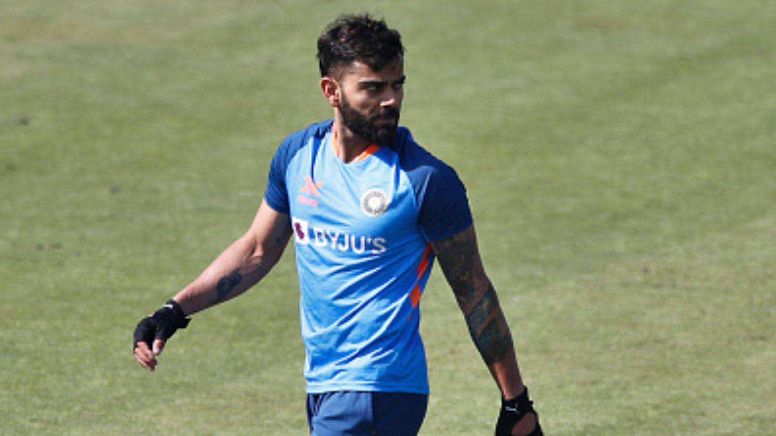 INDvsAUS: विराट कोहली प्रैक्टिस में स्पिन टेस्ट में हुए फेल, जडेजा के 'रिप्लेसमेंट' ने खूब परेशान किया INDvsAUS: विराट कोहली प्रैक्टिस में स्पिन टेस्ट में हुए फेल, जडेजा के 'रिप्लेसमेंट' ने खूब परेशान किया