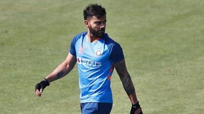 INDvsAUS: विराट कोहली प्रैक्टिस में स्पिन टेस्ट में हुए फेल, जडेजा के 'रिप्लेसमेंट' ने खूब परेशान किया SportsTak Hindi