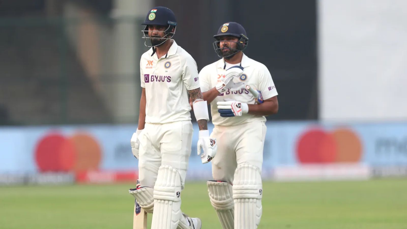 INDvsAUS: रोहित शर्मा ने खराब फॉर्म पर की केएल राहुल की तरफदारी, बोले- उसने विदेश में शतक लगाए हैं INDvsAUS: रोहित शर्मा ने खराब फॉर्म पर की केएल राहुल की तरफदारी, बोले- उसने विदेश में शतक लगाए हैं