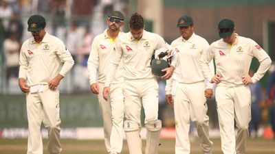 INDvsAUS: 110 गेंद में 9 विकेट गिरे तो ऑस्ट्रेलिया में हंगामा हो गया! कोई गुस्सा तो किसी को लगा आपदा आ गई SportsTak Hindi