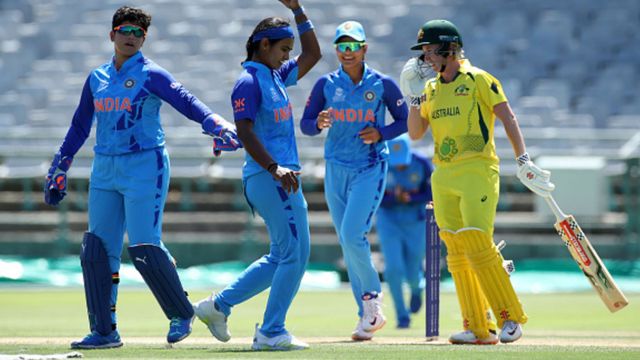 Women's T20 World Cup : भारत-ऑस्ट्रेलिया में होगी सेमीफाइनल की जंग, मुकाबले से पहले जानें किसका पलड़ा है भारी Women's T20 World Cup : भारत-ऑस्ट्रेलिया में होगी सेमीफाइनल की जंग, मुकाबले से पहले जानें किसका पलड़ा है भारी