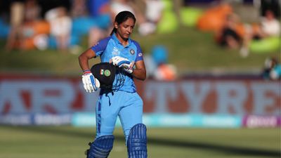 Women's T20 WC : इंग्लैंड के पूर्व दिग्गज को हरमनप्रीत कौर ने दिया करारा जवाब, कहा - बच्चे नहीं हैं जो... SportsTak Hindi