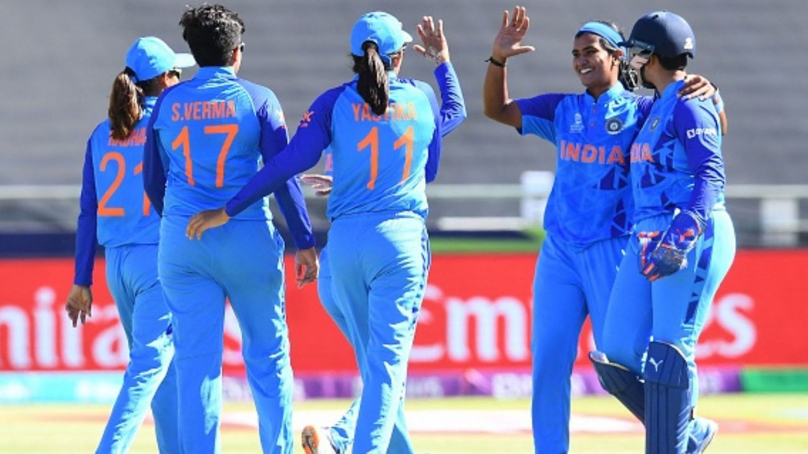 Women's T20 World Cup : हार के बाद महिला टीम इंडिया की इन 4 खिलाड़ियों पर गिर सकती है गाज, फ्लॉप रहा प्रदर्शन Women's T20 World Cup : हार के बाद महिला टीम इंडिया की इन 4 खिलाड़ियों पर गिर सकती है गाज, फ्लॉप रहा प्रदर्शन
