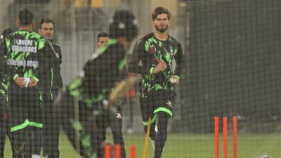 पाकिस्तान सुपर लीग में फिर बवाल, स्टेडियम से चोरी हुआ 10 लाख का सामान, ये है पूरा मामला SportsTak Hindi