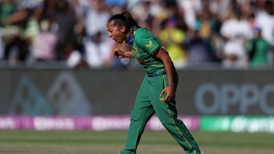 दुनिया की सबसे तेज गेंदबाज बनी विकेटों की रानी, Women's T20 World Cup में बनाया विश्व कीर्तिमान SportsTak Hindi