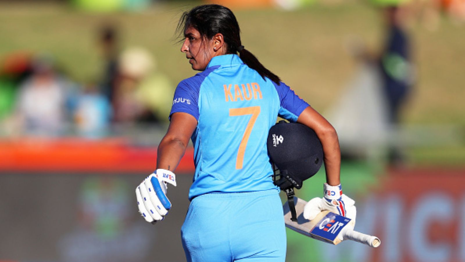 छठा वर्ल्ड कप जीतने के बाद ऑस्ट्रेलियाई खिलाड़ी का हरमनप्रीत कौर पर निशाना, कहा- वो तो बकवास कर रही थी छठा वर्ल्ड कप जीतने के बाद ऑस्ट्रेलियाई खिलाड़ी का हरमनप्रीत कौर पर निशाना, कहा- वो तो बकवास कर रही थी