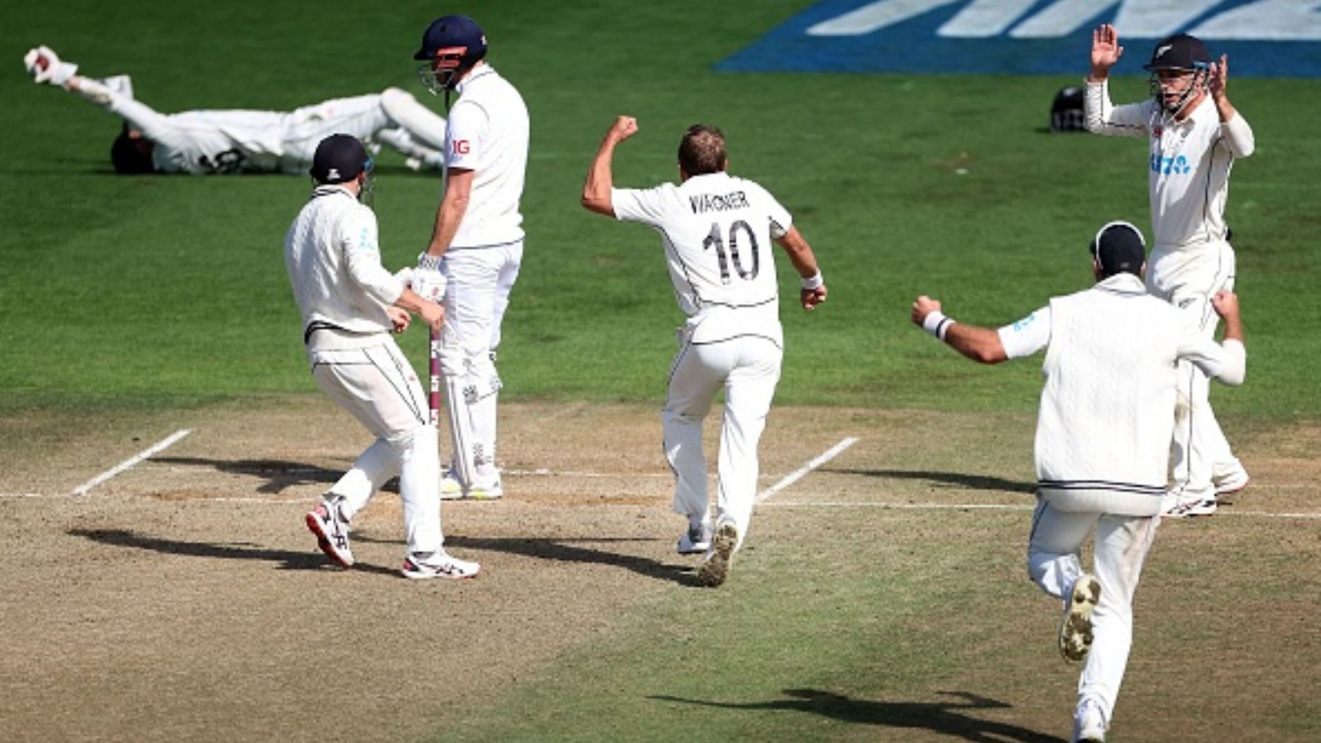 NZ vs ENG: न्यूजीलैंड ने 1 रन से दूसरा टेस्ट जीत अंग्रेजों का तोड़ा घमंड, 30 साल बाद दूसरी बार हुआ ऐसा, बिखर गया बैजबॉल