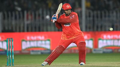 पाकिस्तानी दिग्गज के बेटे आजम ने बल्ले से मचाया कोहराम, 202 रनों के टारगेट को बनाया खिलौना, 72 रनों की पारी से लूटा मेला SportsTak Hindi