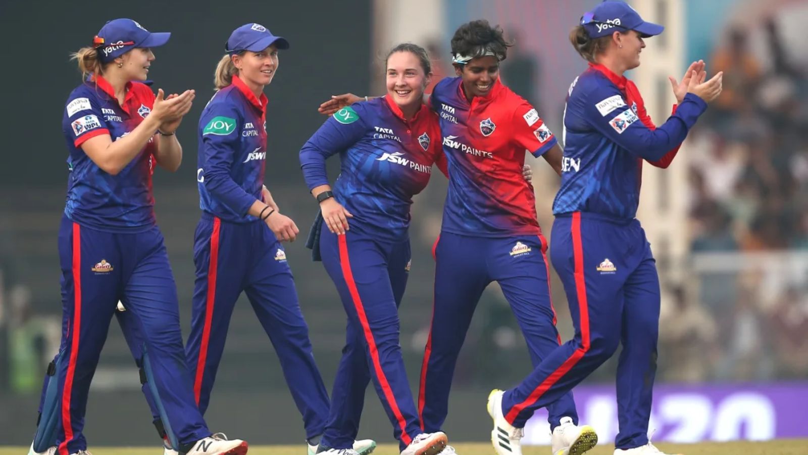 WPL 2023: शेफाली-लेनिंग के धमाकों से दिल्ली ने ठोके 223 रन, फिर अमेरिकी बॉलर का कहर, स्मृति मांधना की आरसीबी को मिली करारी शिकस्त WPL 2023: शेफाली-लेनिंग के धमाकों से दिल्ली ने ठोके 223 रन, फिर अमेरिकी बॉलर का कहर, स्मृति मांधना की आरसीबी को मिली करारी शिकस्त