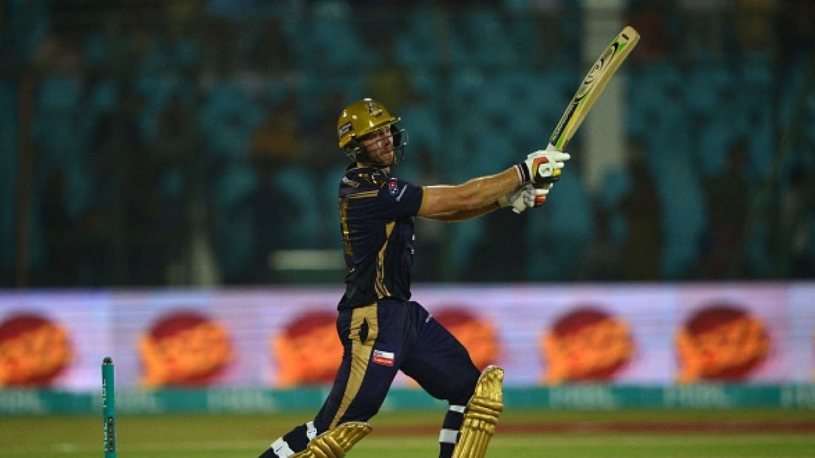 IPL 2023 नीलामी में जिसे नहीं मिला भाव, उसी ने पाकिस्तान में बल्ले से मचाया तहलका, 86 रनों की पारी से क्वेटा को दिलाई जीत IPL 2023 नीलामी में जिसे नहीं मिला भाव, उसी ने पाकिस्तान में बल्ले से मचाया तहलका, 86 रनों की पारी से क्वेटा को दिलाई जीत