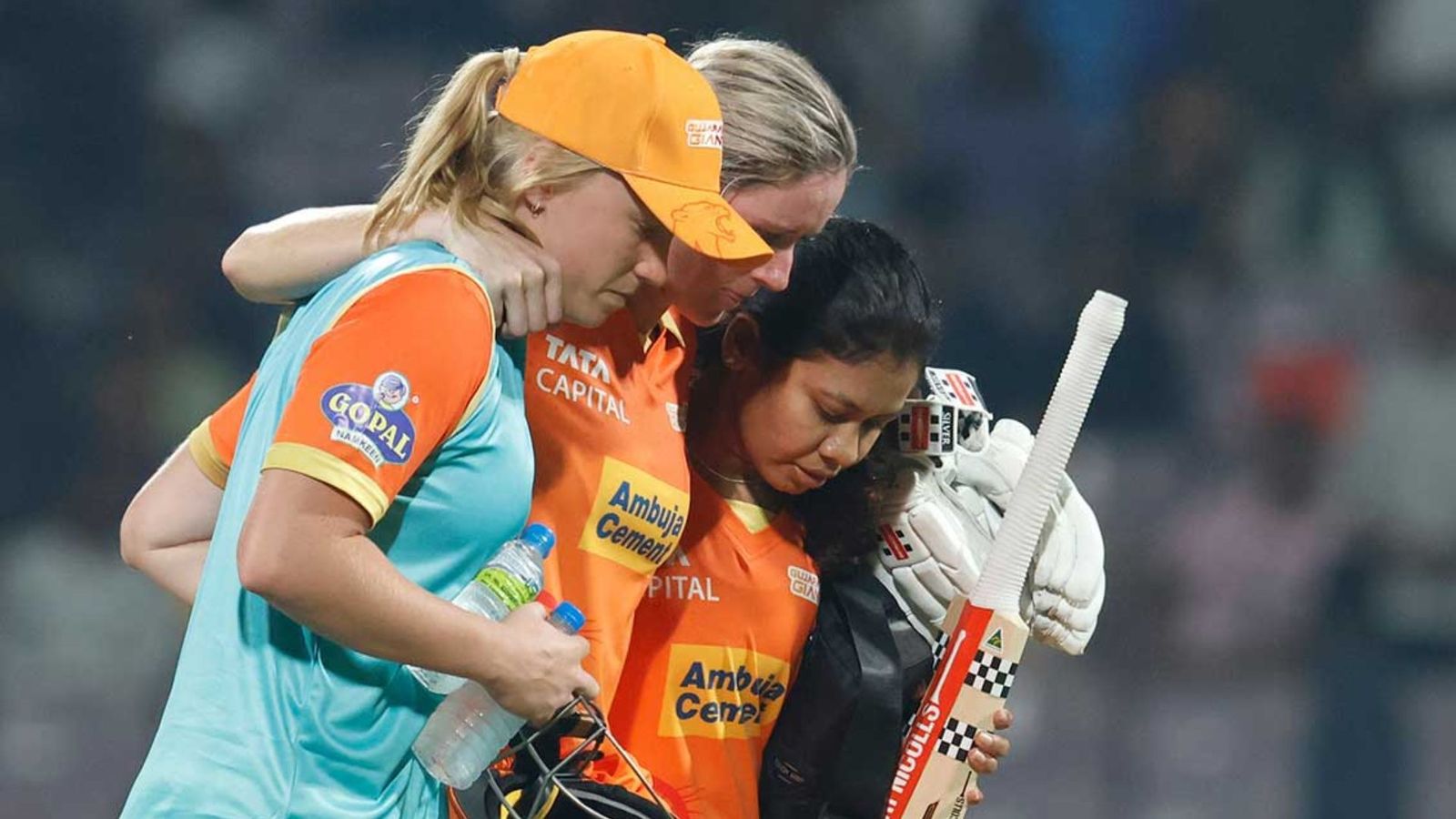 WPL 2023 : गुजरात जायंट्स को बड़ा झटका, वर्ल्ड चैंपियन खिलाड़ी टूर्नामेंट से बाहर, इस भारतीय को मिली कप्तानी WPL 2023 : गुजरात जायंट्स को बड़ा झटका, वर्ल्ड चैंपियन खिलाड़ी टूर्नामेंट से बाहर, इस भारतीय को मिली कप्तानी