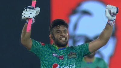 PSL में पाकिस्तानी बल्लेबाज की तबाही, 36 गेंद पर सबसे तेज शतक ठोक 24 घंटों में तोड़ा रूसो का रिकॉर्ड SportsTak Hindi