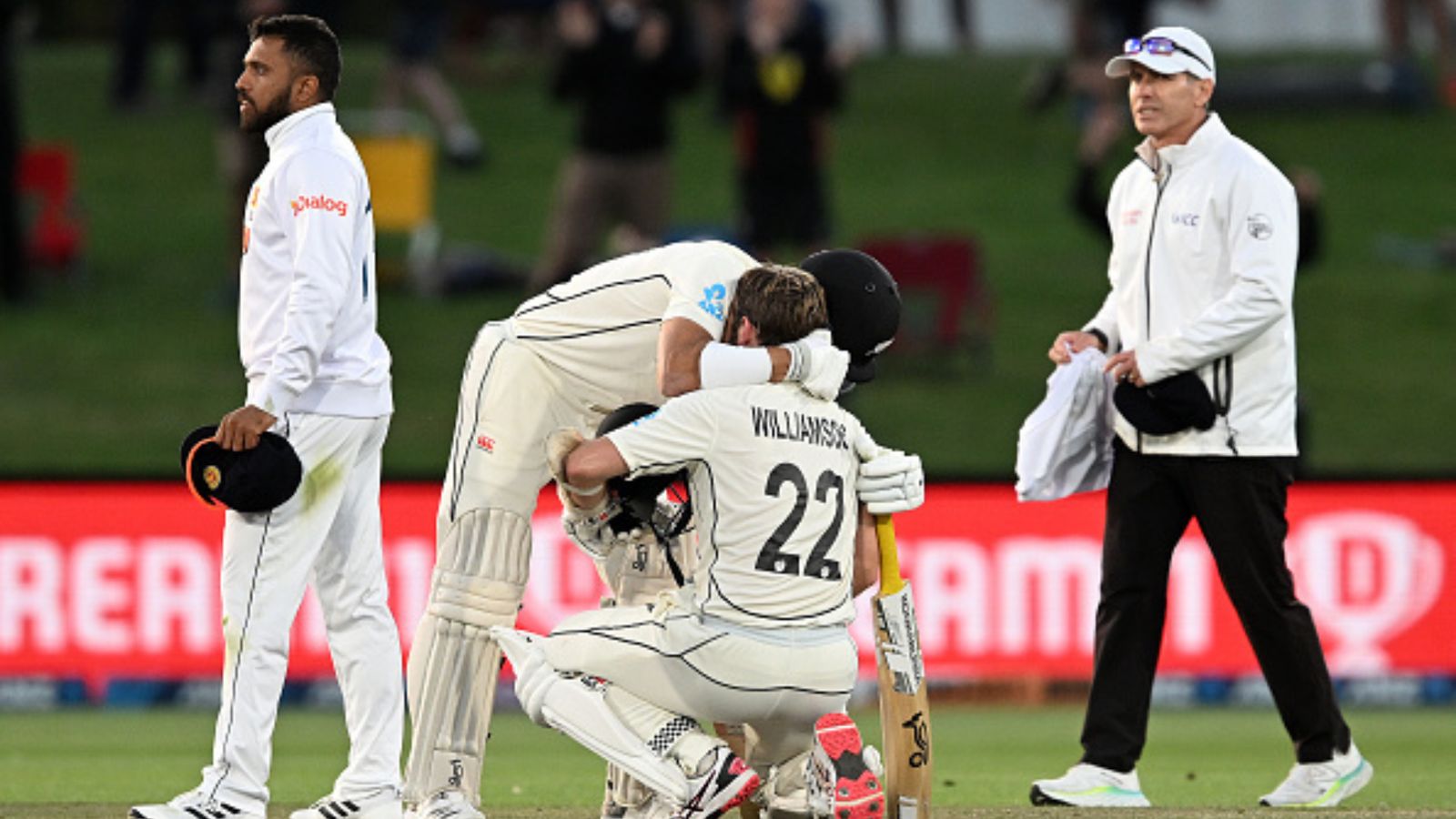 NZvsSL: केन विलियमसन के शतक से टेस्ट में रोमांच की हदें पार, श्रीलंका को आखिरी गेंद पर 2 विकेट से हराया, बना दिया इतिहास NZvsSL: केन विलियमसन के शतक से टेस्ट में रोमांच की हदें पार, श्रीलंका को आखिरी गेंद पर 2 विकेट से हराया, बना दिया इतिहास