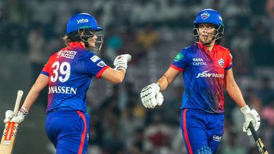 WPL 2023: पाताल में पहुंची RCB की किस्मत, रोमांचक मुकाबले में दिल्ली ने 6 विकेट से पीटा, मांधना की सेना की लगातार 5वीं हार SportsTak Hindi