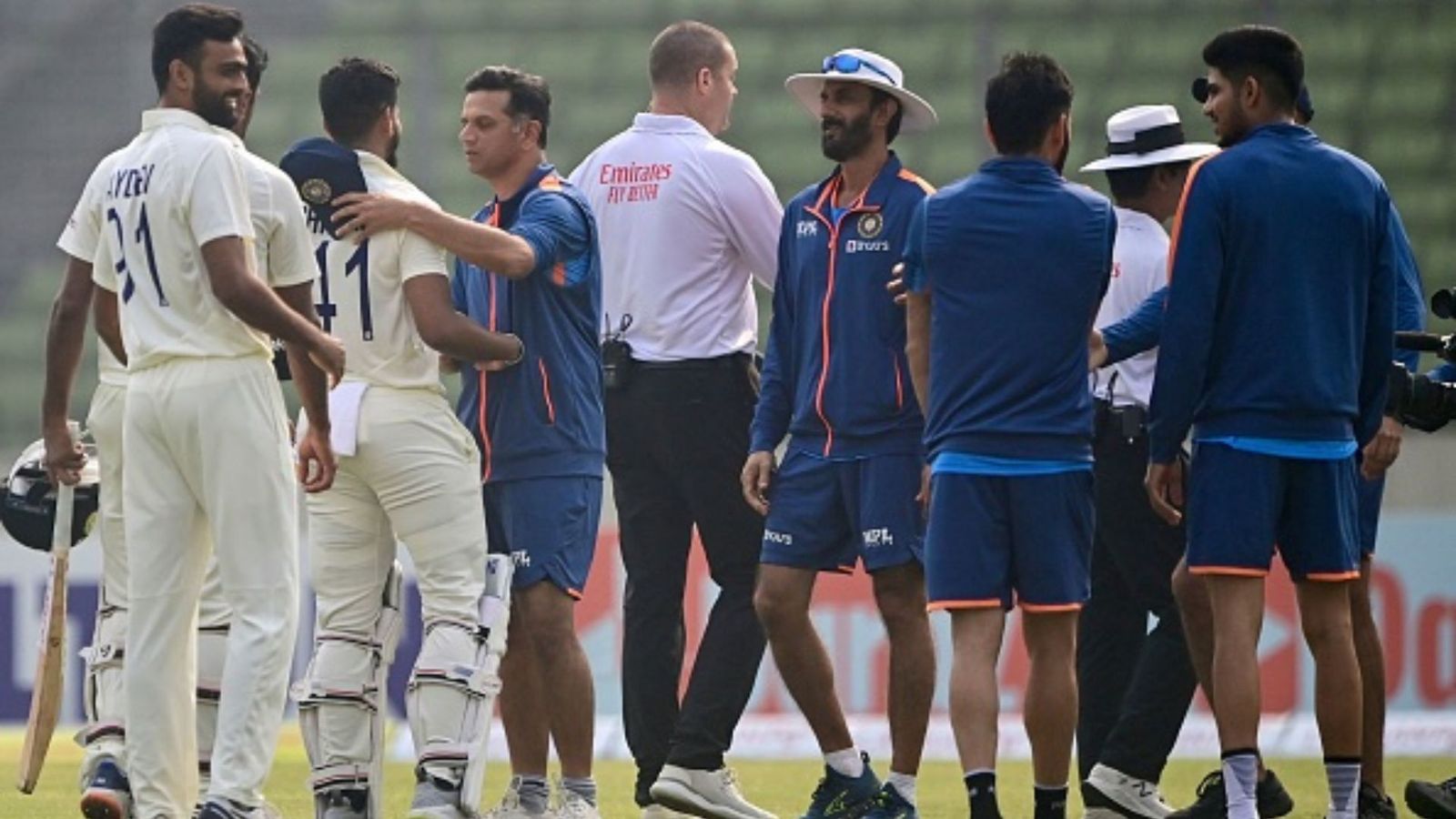 टीम इंडिया को तगड़ा झटका, ऑस्ट्रेलिया के खिलाफ ODI सीरीज से बाहर हुआ स्टार क्रिकेटर, फील्डिंग कोच ने की पुष्टि टीम इंडिया को तगड़ा झटका, ऑस्ट्रेलिया के खिलाफ ODI सीरीज से बाहर हुआ स्टार क्रिकेटर, फील्डिंग कोच ने की पुष्टि