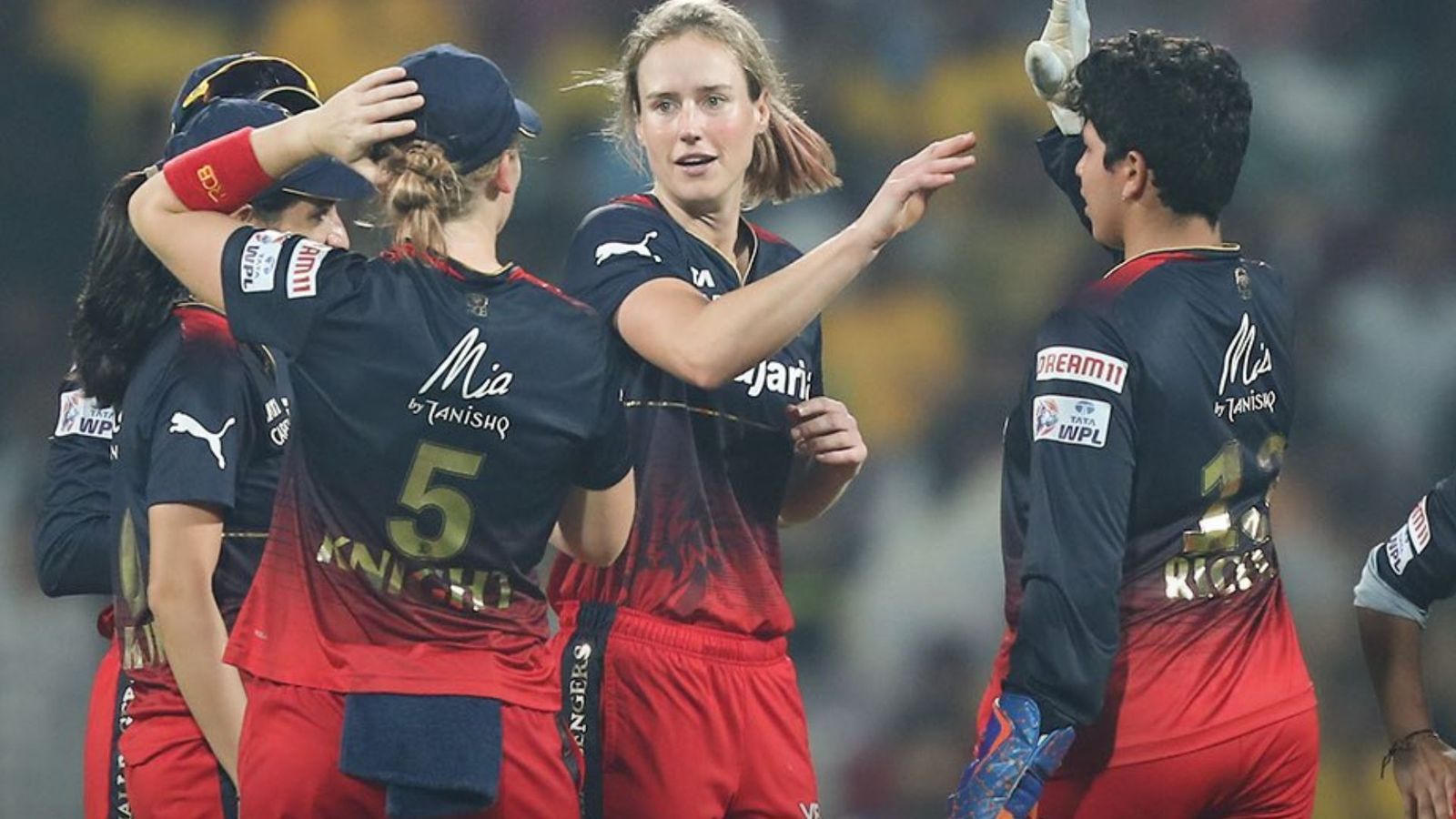 WPL 2023: विराट के मंत्र ने दिखाया कमाल, RCB ने जीता टूर्नामेंट का पहला मैच, यूपी वॉरियर्ज को दी 5 विकेट से पटखनी WPL 2023: विराट के मंत्र ने दिखाया कमाल, RCB ने जीता टूर्नामेंट का पहला मैच, यूपी वॉरियर्ज को दी 5 विकेट से पटखनी