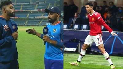 IND vs AUS : क्रिकेट के मैदान में कब रोनाल्डो की तरह जश्न मनाते हैं सिराज, अब राज से उठाया पर्दा SportsTak Hindi