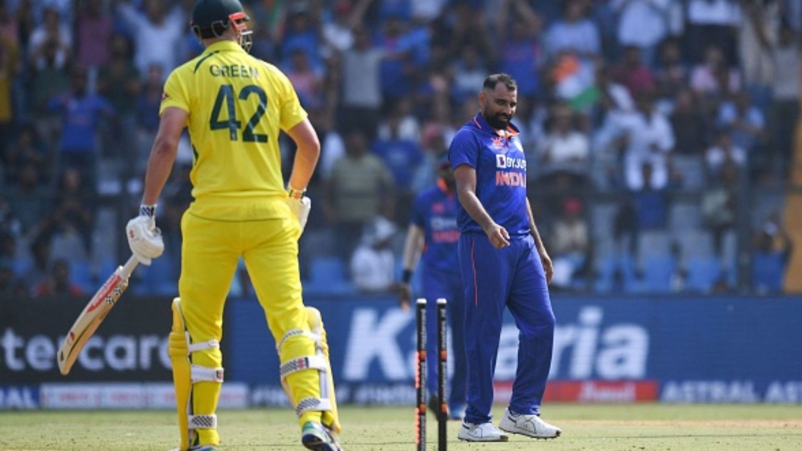 IND vs AUS : बिना प्रैक्टिस मुंबई वनडे में क्यों खेलने उतरे मोहम्मद शमी, कहा - अहमदाबाद में जो हुआ... IND vs AUS : बिना प्रैक्टिस मुंबई वनडे में क्यों खेलने उतरे मोहम्मद शमी, कहा - अहमदाबाद में जो हुआ...