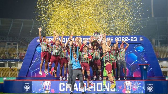ISL 2023 final: एटीके मोहन बागान ने सुनील छेत्री की बेंगलुरु FC को पेनल्टी में 4-3 से दी मात, पहली बार जीता खिताब ISL 2023 final: एटीके मोहन बागान ने सुनील छेत्री की बेंगलुरु FC को पेनल्टी में 4-3 से दी मात, पहली बार जीता खिताब
