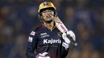 WPL 2023: स्मृति मांधना की आरसीबी 7 में से 5 मैच हार चुकी फिर भी प्लेऑफ में बना सकती है जगह, जानिए कैसे SportsTak Hindi