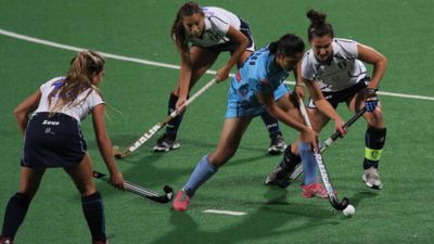 14 की उम्र में डेब्यू, द्रोणाचार्य अवॉर्डी से सीखे गुर, अब बनीं भारत की पहली महिला हॉकी खिलाड़ी जिनके नाम पर हुआ स्टेडियम SportsTak Hindi