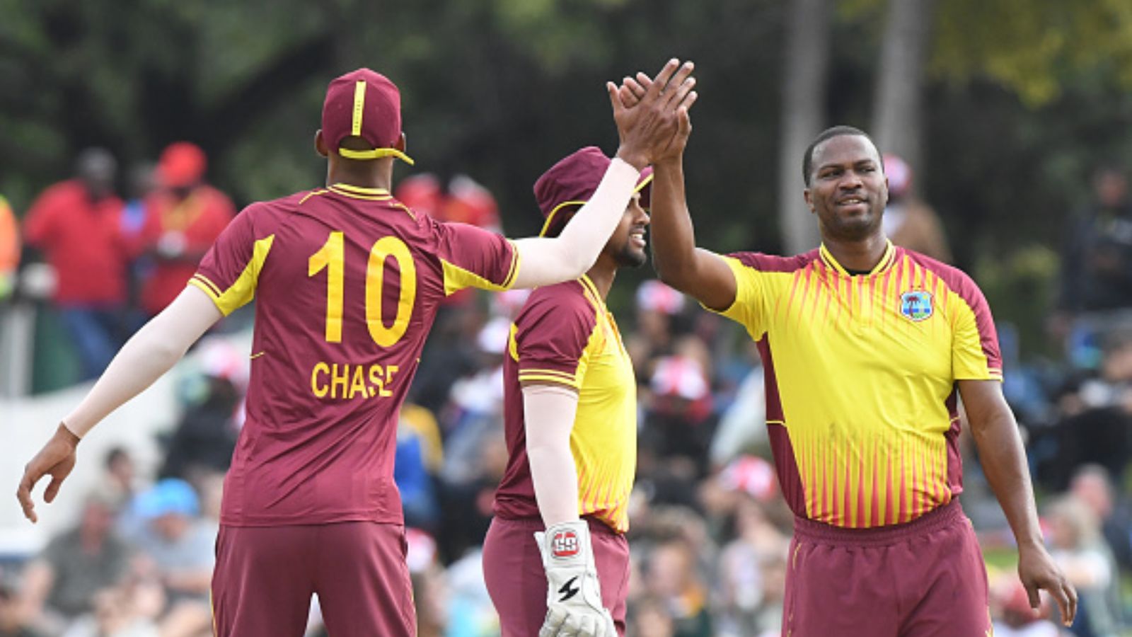 रॉवमैन पॉवेल की 18 गेंद की आतिशबाजी में फीका पड़ा मिलर का धमाका, वेस्ट इंडीज ने रोमांचक टक्कर में साउथ अफ्रीका को पीटा रॉवमैन पॉवेल की 18 गेंद की आतिशबाजी में फीका पड़ा मिलर का धमाका, वेस्ट इंडीज ने रोमांचक टक्कर में साउथ अफ्रीका को पीटा