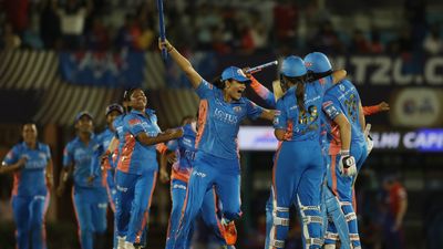 मुंबई इंडियंस बनी WPL की पहली विजेता, वर्ल्ड चैंपियन मेग लेनिंग की दिल्ली कैपिटल्स को 7 विकेट से धूल चटाई SportsTak Hindi
