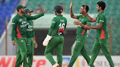 BAN vs IRE : जीवनदान मिलने पर लिटन ने 18 गेंदों पर जड़ी रिकॉर्ड फिफ्टी, शाकिब के 'पंजे' में फंसा आयरलैंड, 17 ओवर के मैच में बांग्लादेश की बड़ी जीत SportsTak Hindi