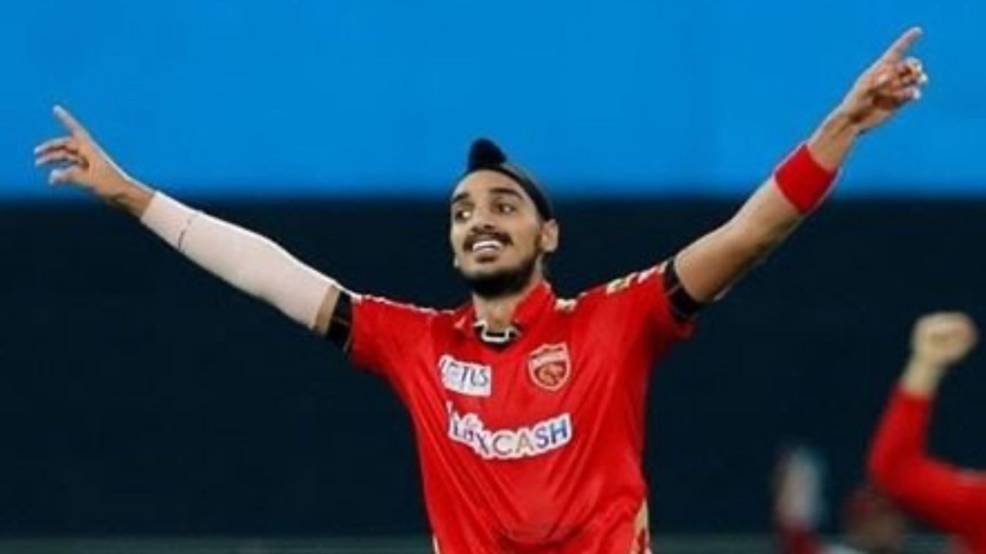 IPL 2023: अर्शदीप ने मनाया शाहीन अफरीदी की तरह जश्न, ट्विटर पर छिड़ गई भारत- पाकिस्तान की जंग SportsTak Hindi