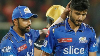 IPL 2023: RCB के खिलाफ मिली करारी हार के बाद रोहित शर्मा का बड़ा बयान, कहा- अब मुझे बुमराह... SportsTak Hindi