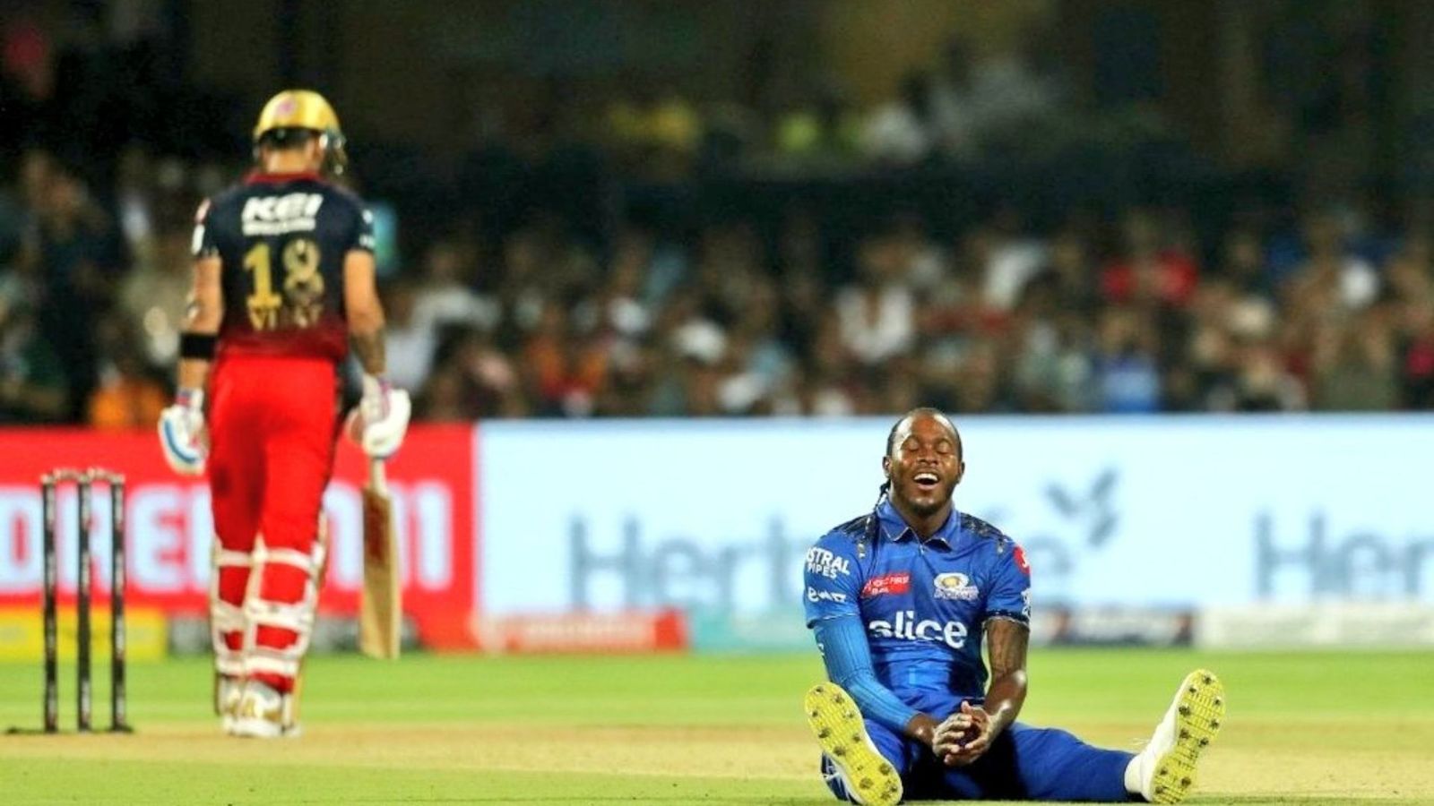 दो चौके, दो छक्के और 28 रन, विराट कोहली ने खराब की जोफ्रा आर्चर की वापसी, हर एंगल में ठोके रन दो चौके, दो छक्के और 28 रन, विराट कोहली ने खराब की जोफ्रा आर्चर की वापसी, हर एंगल में ठोके रन