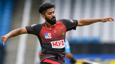 जो KKR में नहीं खेल पाया उसने कहर ढाया, 3 ओवर में 7 रन पर 5 विकेट समेत सात शिकार कर बना मैच का नायक SportsTak Hindi