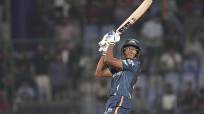 IPL 2023 : कौन है ये 21 साल का जांबाज? मां वॉलीबॉल प्लेयर तो पिता ट्रैक पर भरते थे रफ्तार, अब बेटा बना गुजरात का स्टार SportsTak Hindi