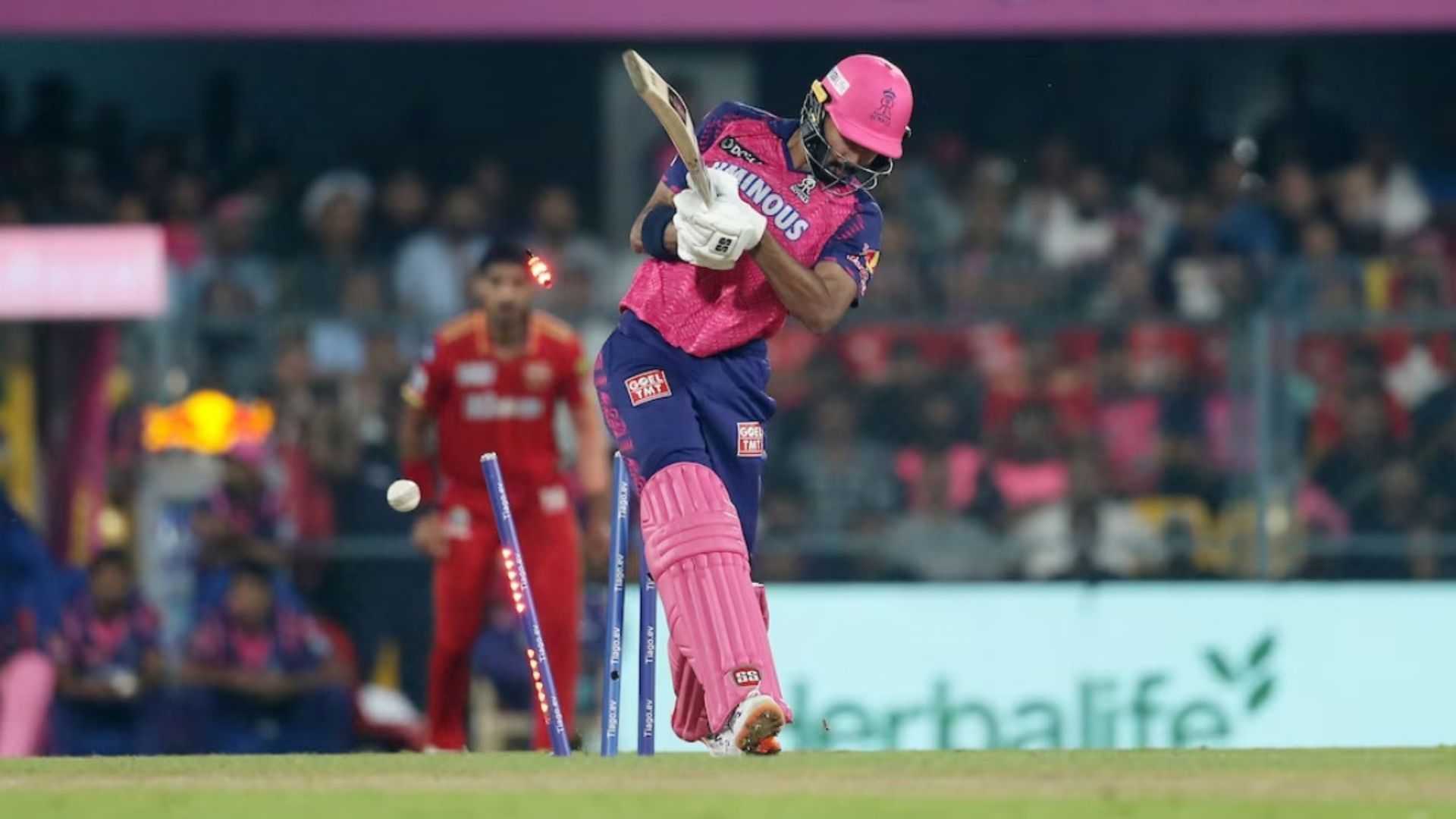 IPL 2023: पडिक्कल भाई की जब से ओपनिंग पोजिशन गई... देवदत्त को आईपीएल फ्रेंचाइज बुरी तरह किया ट्रोल