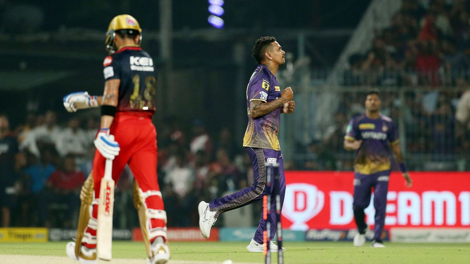 KKR vs RCB: चक्रवर्ती के चक्रव्यूह में फंसी RCB, ईडन पर कोलकाता के स्पिनर्स का जलजला, 81 रन से बैंगलोर की हार KKR vs RCB: चक्रवर्ती के चक्रव्यूह में फंसी RCB, ईडन पर कोलकाता के स्पिनर्स का जलजला, 81 रन से बैंगलोर की हार