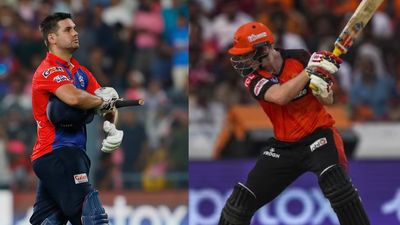 RRvsDC: जो पाकिस्तानी पिचों पर रन बरसाकर बने हीरो, कमा ले गए करोड़ों, वो आईपीएल 2023 में साबित हुए जीरो SportsTak Hindi