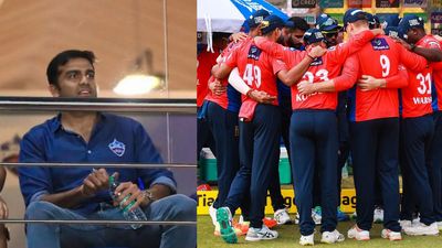 IPL 2023: वॉर्नर एंड कंपनी की दिल्ली कैपिटल्स के मालिक ने लगाई क्लास, कहा- बहुत तकलीफ...ट्वीट वायरल SportsTak Hindi