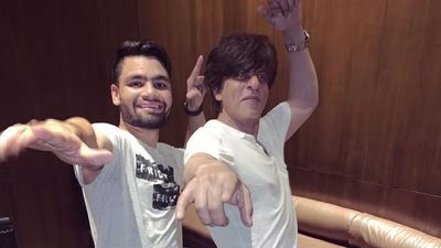 IPL 2023: रिंकू सिंह के ऐतिहासिक छक्कों के बाद शाहरुख खान ने किया मजेदार ट्वीट, क्रिकेटर के जवाब ने जीता फैंस का दिल SportsTak Hindi