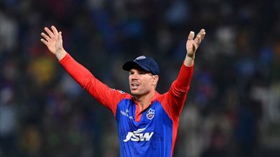 DC vs MI : दिल्ली को मिली चौथी हार, 25 गेंद पर 54 रन ठोकने वाले का होगा 'प्रमोशन', वॉर्नर ने कहा - अब टॉप ऑर्डर में... SportsTak Hindi