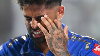 IPL 2023 : '10 गेंद में जिस दिन लगे तीन चौके...', मुंबई के साथी ने बताया कैसे लौटेगी सूर्यकुमार की फॉर्म SportsTak Hindi