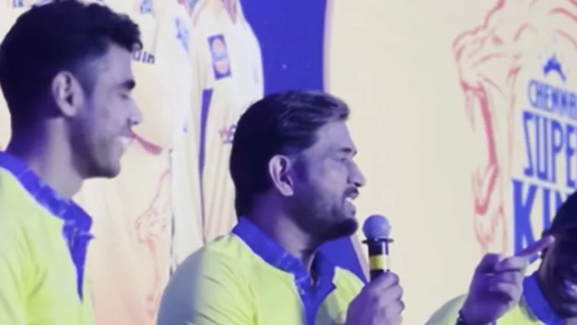 IPL 2023, Video : धोनी ने युवा खिलाड़ी हंगरगेकर की नो बॉल का बनाया मजाक, कहा - 'इस मुद्दे पर नहीं होगी बात'