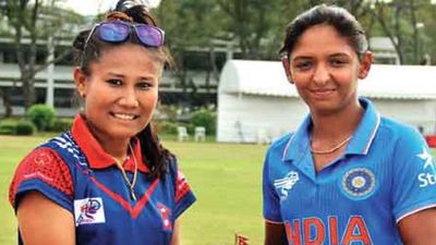 अजब-गजब टी20 मैच : 16 गेंद में 5 रन देकर चटकाए 5 विकेट, विकेटकीपर को छोड़ 10 खिलाड़ियों ने की गेंदबाजी SportsTak Hindi