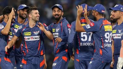 IPL 2023: 'धोनी ने बल्ले के साथ खत्म किया था, मैं गेंद के साथ ये कमाल करना चाहता हूं', इस टीम के पेसर का बड़ा दावा SportsTak Hindi