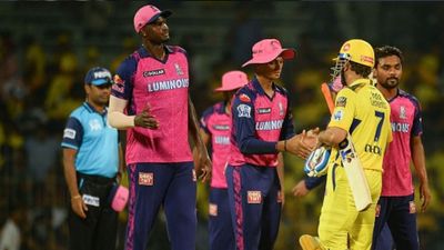 CSK vs RR: धोनी के गढ़ में हल्ला बोल, 15 साल बाद चेन्नई में जीता राजस्थान, चेपॉक के ये आंकड़े हैरान करने वाले SportsTak Hindi